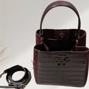 Gorgeous Tory Burch Small McGraw Bucket Bag